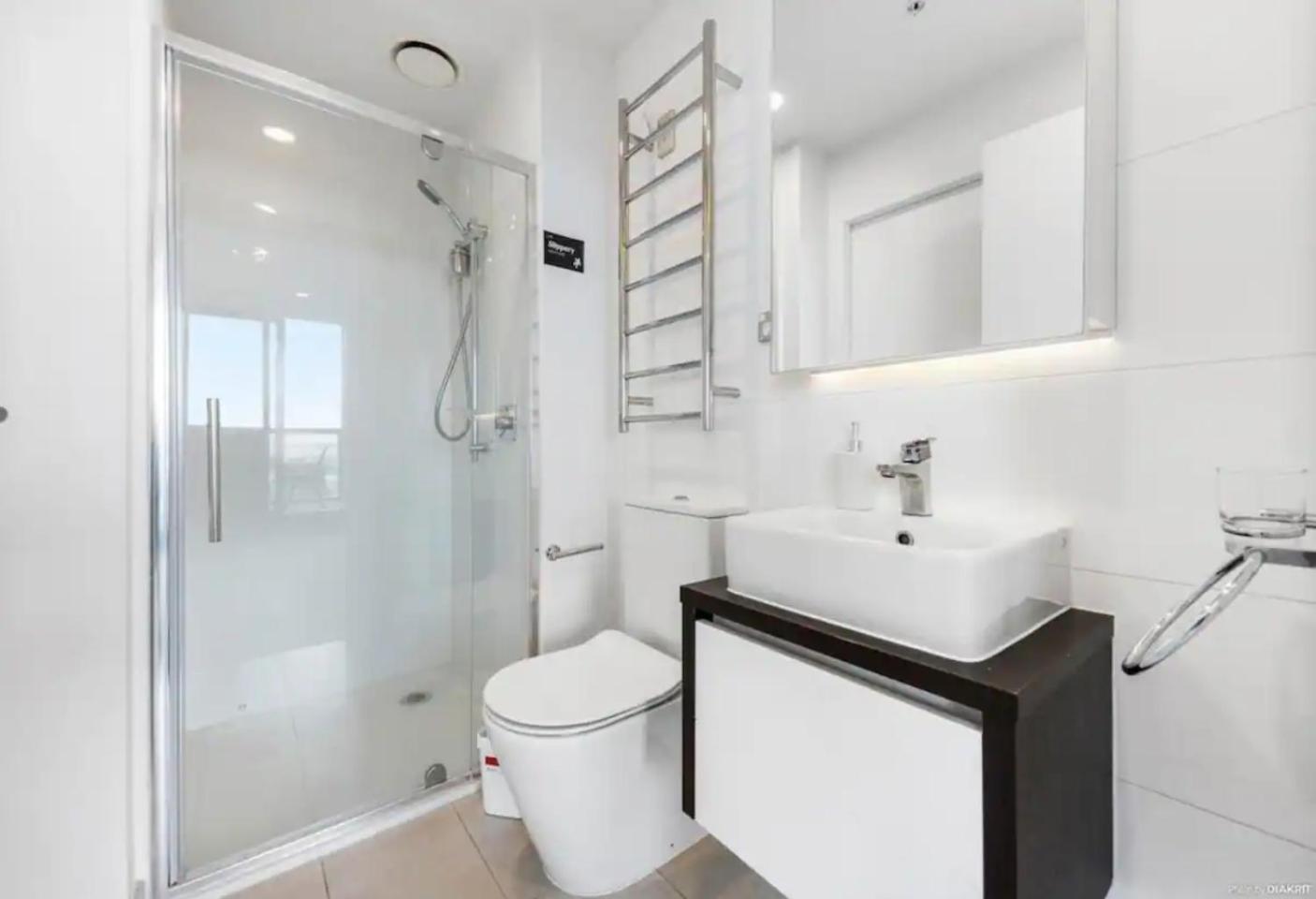 Top Floor Harbour View And Skytower View Apartment In Cbd أوكلاند المظهر الخارجي الصورة