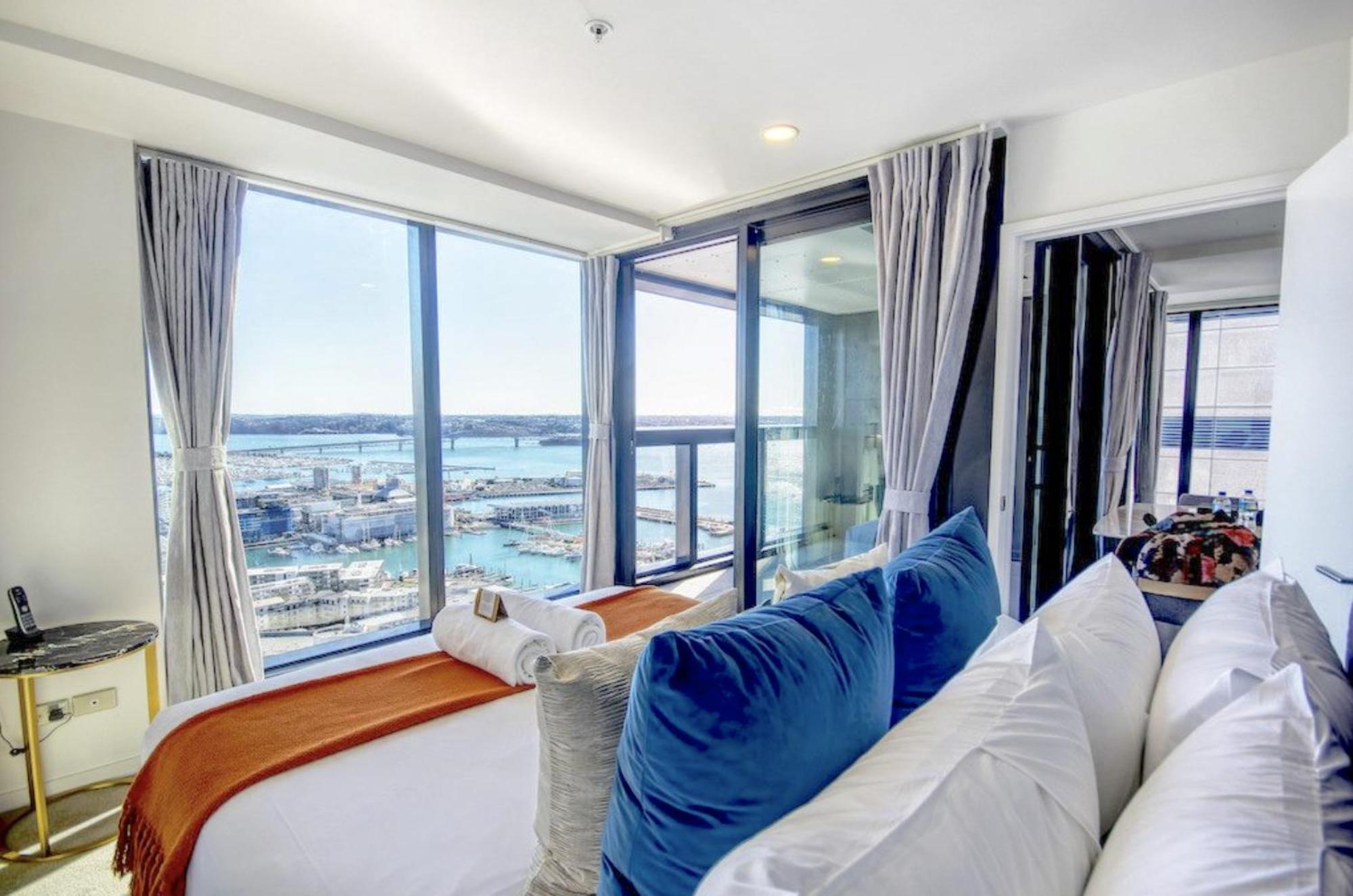 Top Floor Harbour View And Skytower View Apartment In Cbd أوكلاند المظهر الخارجي الصورة